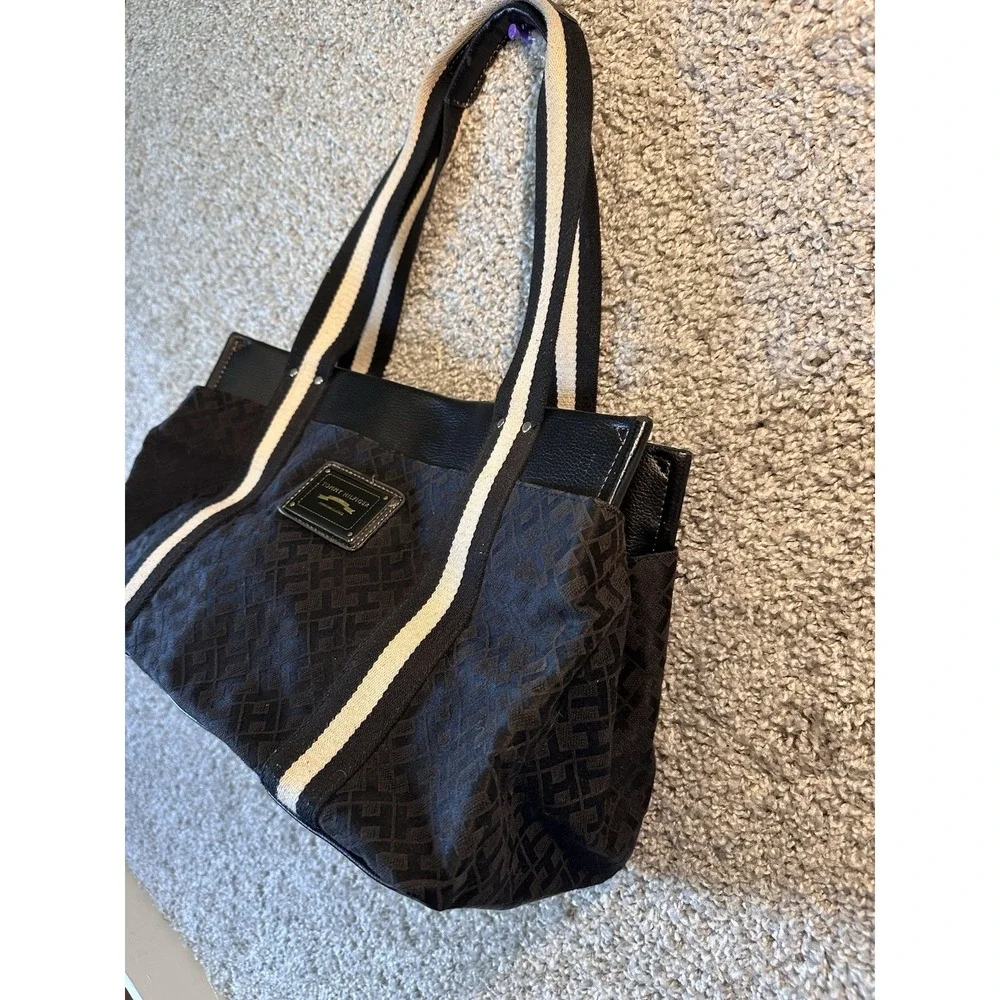 Tommy Hilfiger Women's Handbag‎ Faux Leather Purse Medium Black
